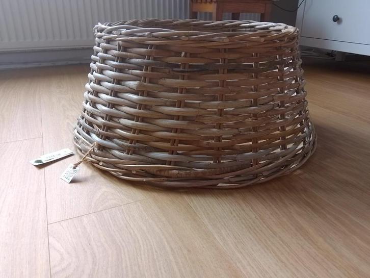 NEUF-Cache-pied pour sapin de Noël en rotin-Diamètre 60 cm, Diversen, Kerst, Nieuw, Ophalen of Verzenden