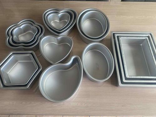Lot bakvormen - geometrisch (16 stuks), Hobby en Vrije tijd, Taarten en Cupcakes maken, Gebruikt, Bakvorm, Taarten, Ophalen of Verzenden