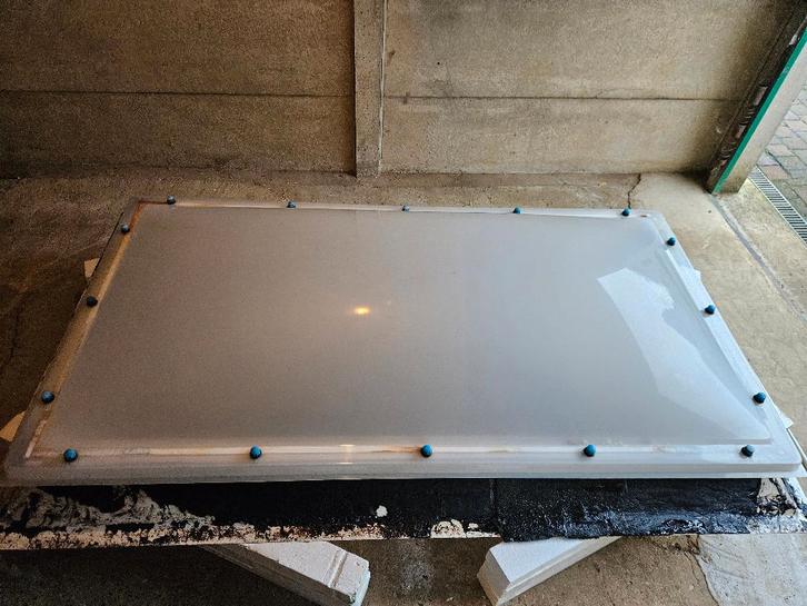 Prachtige Opengaande Skylux lichtkoepel compleet !!!, Doe-het-zelf en Bouw, Glas en Ramen, Gebruikt, Dakraam, Ophalen