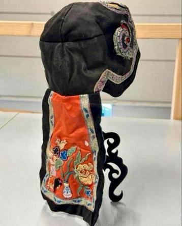 Prachtige antieke Chinese geborduurde kinder hoed-muts 1880 beschikbaar voor biedingen
