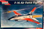Monogram 1/48 F-16 Prototype, Hobby & Loisirs créatifs, Modélisme | Avions & Hélicoptères, Autres marques, Plus grand que 1:72