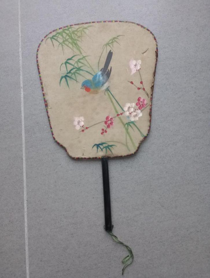 Waaier / handscherm met fijne stof, Antiek en Kunst, Antiek | Tapijten, Tafelkleden en Textiel, Ophalen of Verzenden