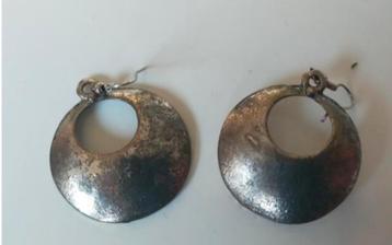 Paar oorbellen oorringen juwelen bijoux sierraden beschikbaar voor biedingen