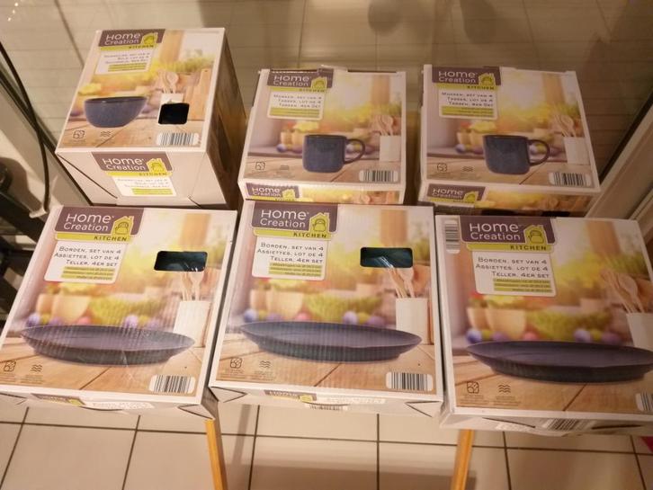 Eetservies Home Creation - Blauw - Nieuw, Huis en Inrichting, Keuken | Servies, Nieuw, Bord(en), Overige stijlen, Overige materialen