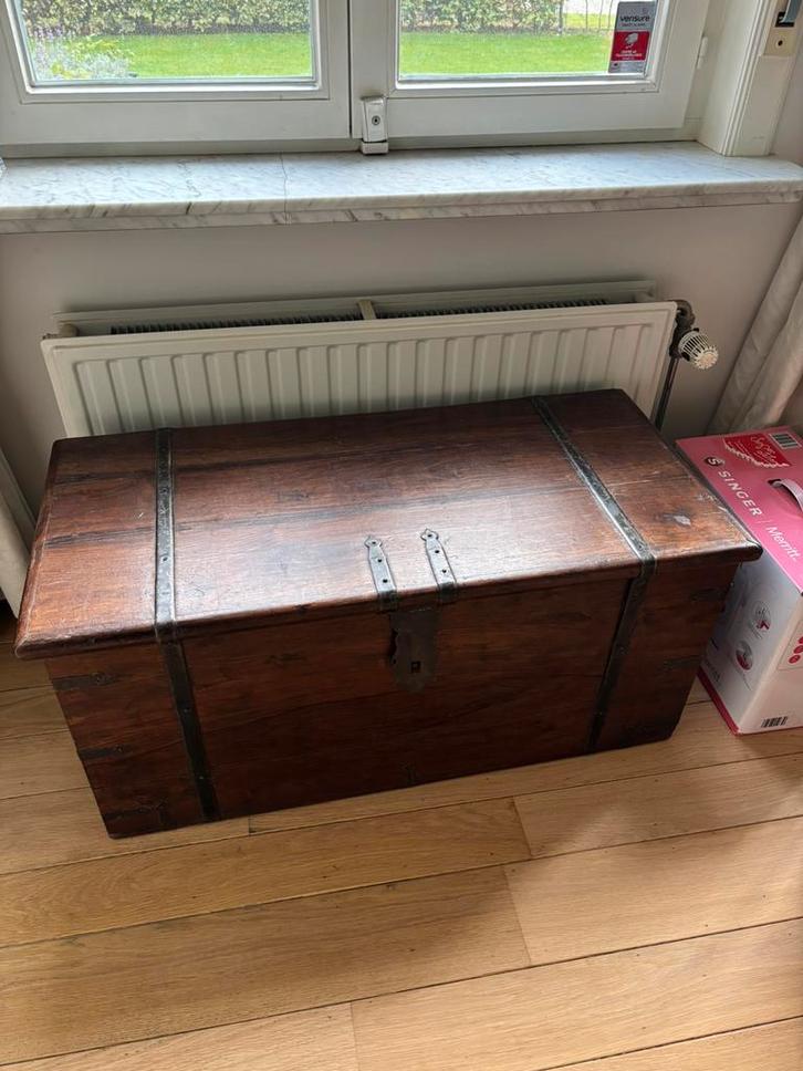 Koffer kist zitbank, Huis en Inrichting, Woonaccessoires | Kisten, Zo goed als nieuw, Overige houtsoorten, Metaal, Ophalen