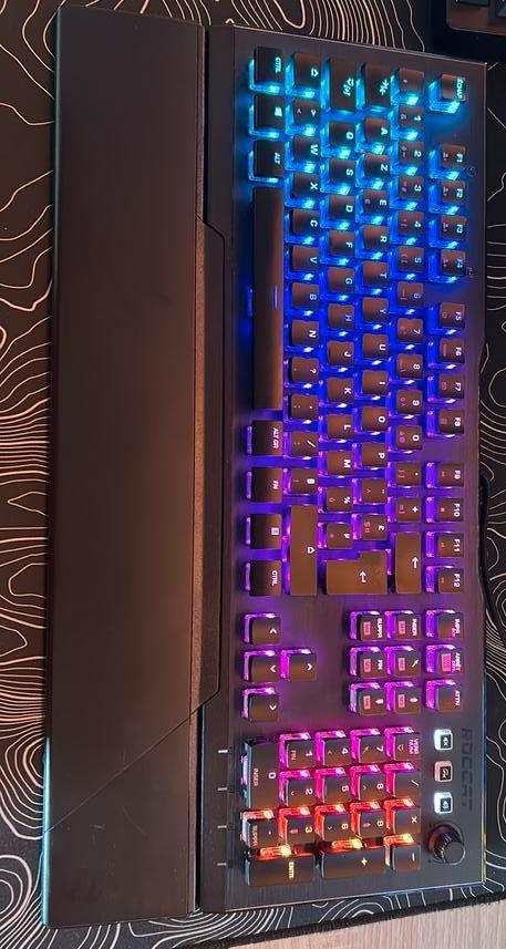 Roccat Vulcan 121 AIMO Clavier mécanique RGB AZERTY, Informatique & Logiciels, Claviers, Comme neuf, Azerty, Filaire, Clavier gamer