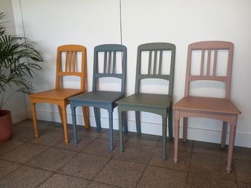 4 stoelen  beschikbaar voor biedingen
