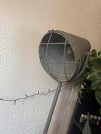 Industriële vloerlamp grijs, Huis en Inrichting, Lampen | Vloerlampen, Ophalen, Zo goed als nieuw