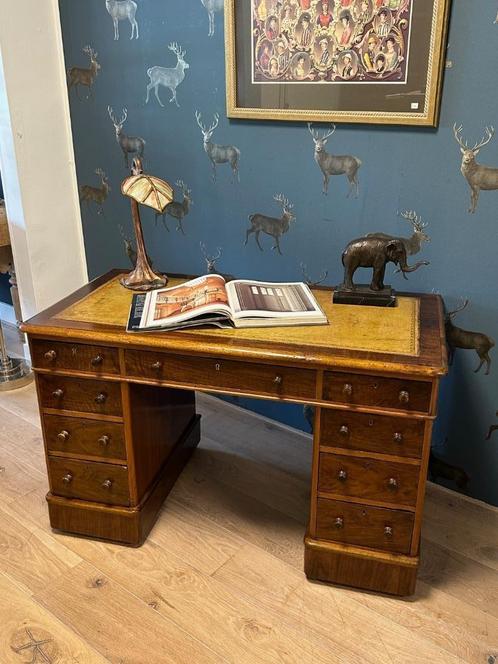 Klein antiek bureau, Antiek en Kunst, Antiek | Kantoor en Zakelijk, Ophalen of Verzenden