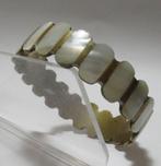 Armband AP006: Wit Parelmoer-Elegant- binnenmaat 6,8 cm., Handtassen en Accessoires, Antieke sieraden, Armband, Koper, Verzenden