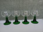 4 verres vintage sur une base verte, Maison et Meubles, Enlèvement ou Envoi