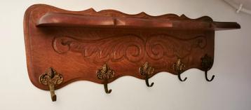 Porte-manteaux mural en bois sculpté – 5 crochets laiton  beschikbaar voor biedingen