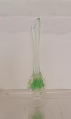Vase soliflore vintage en verre vert, Maison & Meubles, Vert, Utilisé, Moins de 50 cm, Enlèvement ou Envoi