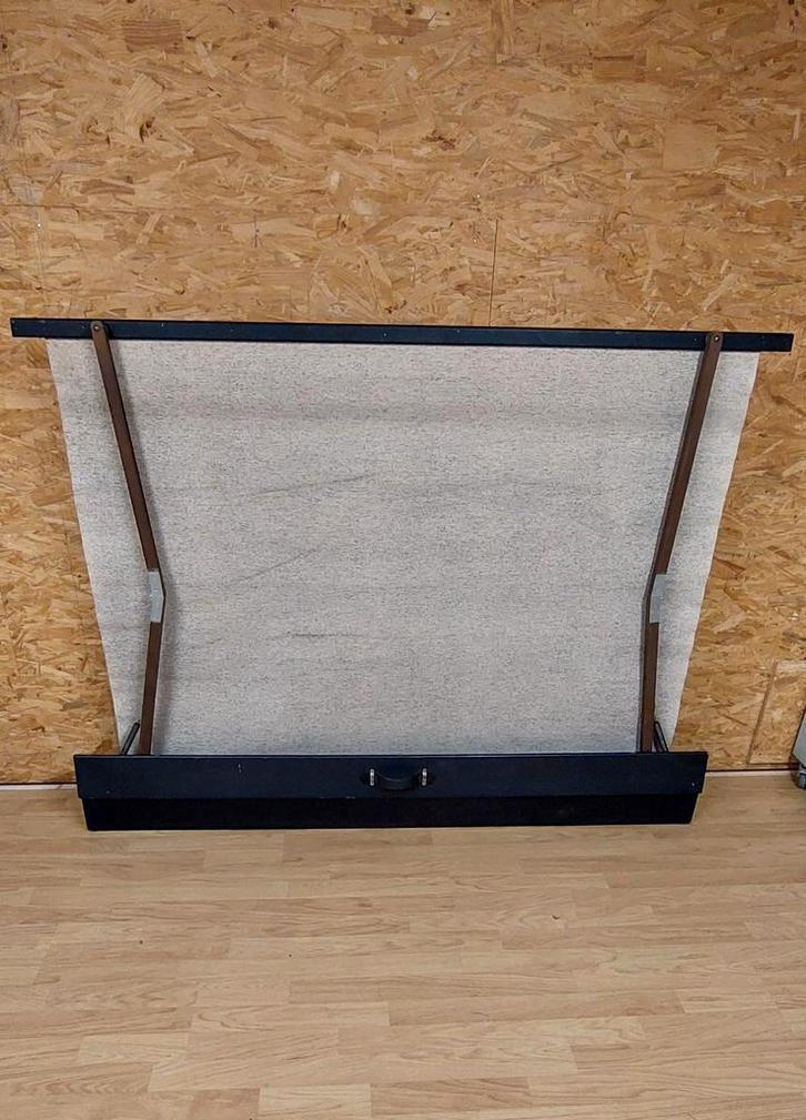 Filmscherm Swissaperl in kist, Verzamelen, Film en Tv, Gebruikt, Ophalen