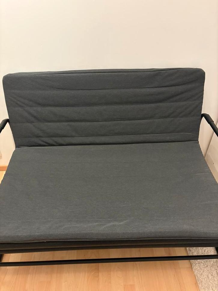 2 personen slaapbank, Huis en Inrichting, Slaapkamer | Slaapbanken, Zo goed als nieuw, 140 cm, 200 cm, Tweepersoons, Grijs, Zwart