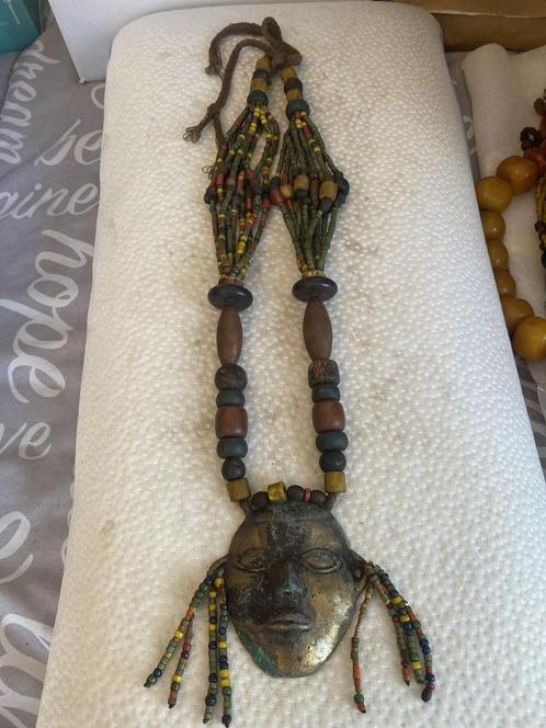 Antique Festac Necklace is handwerk Afrikaanse cultuur, Antiek en Kunst, Kunst | Niet-Westerse kunst, Ophalen of Verzenden