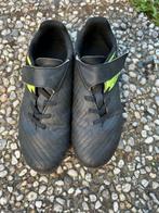 Voetbal schoenen maat 34 Decathlon, Ophalen of Verzenden, Zo goed als nieuw, Schoenen