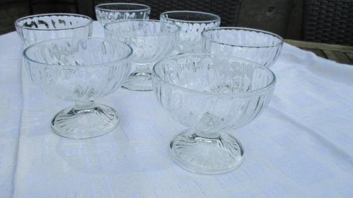 12 Nieuwe ijscoupes 25€, Huis en Inrichting, Keuken | Servies, Nieuw, Schaal of Schalen, Glas, Ophalen