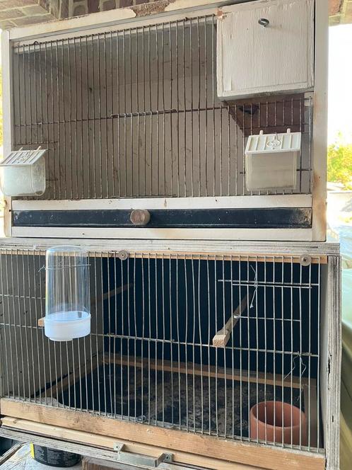 2 KWEEKBAKKEN MET EET EN DRINKBAKJE IN GOEDE STAAT, Dieren en Toebehoren, Vogels | Toebehoren, Zo goed als nieuw, Overige typen
