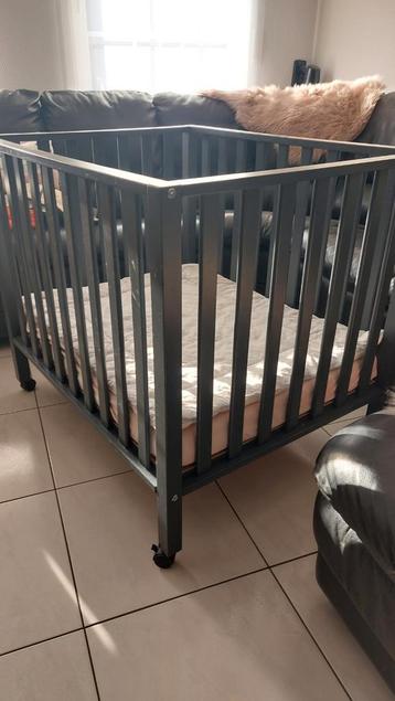 Babypark met toebehoren! beschikbaar voor biedingen
