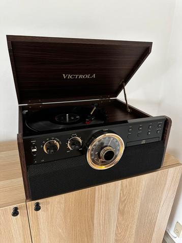 Tourne disque Victrola disponible aux enchères