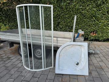 Scherm en douche bak beschikbaar voor biedingen