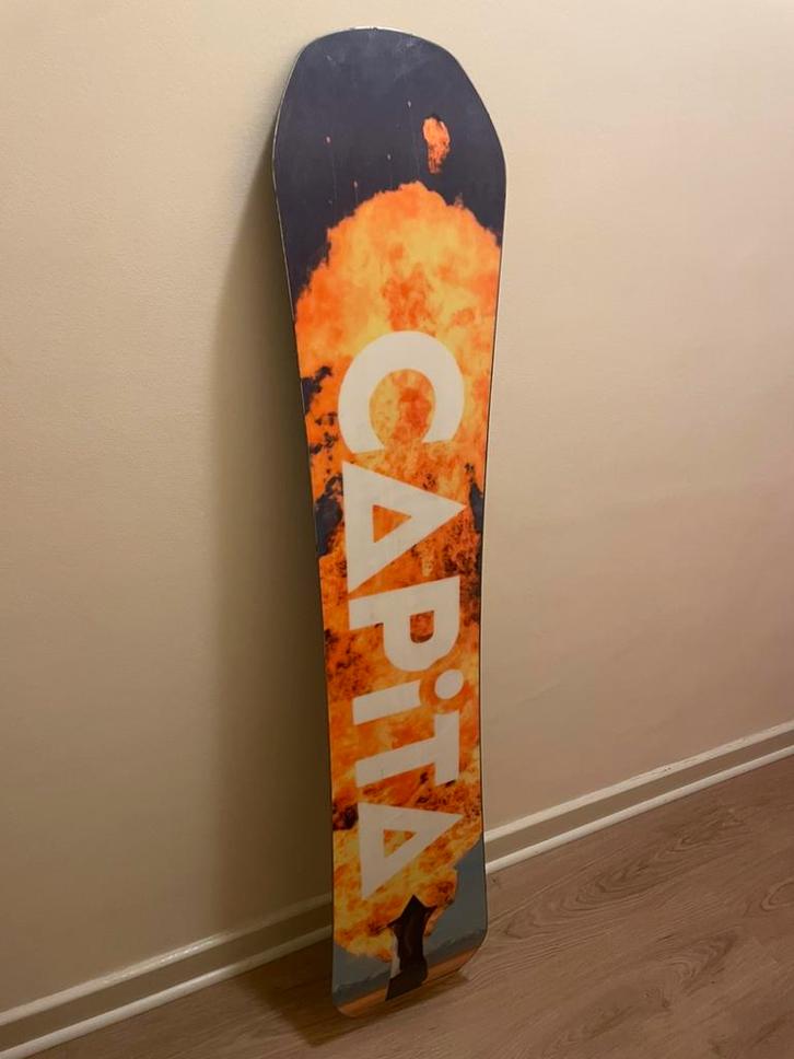 Capita DOA 2024 158cm + Bindingen, Sport en Fitness, Snowboarden, Zo goed als nieuw, Board, Ophalen