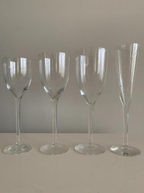 Set glazen kristal Kosta Boda 'Line Wine' 39 st. handgemaakt, Antiek en Kunst, Antiek | Glaswerk en Kristal, Ophalen