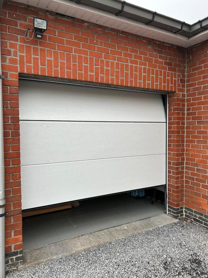 (Elektrische) garagepoorten, Auto diversen, Autostaanplaatsen en Garages