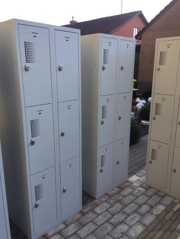 Mooie 6 - deurs lockers / lockerkasten . Als nieuw ! beschikbaar voor biedingen