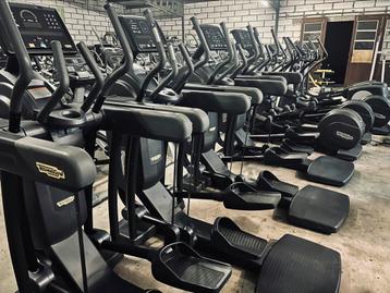 TECHNOGYM EXCITE SP VARIO CROSSTRAINER FULL BLACK, Enlèvement ou Envoi, Comme neuf
