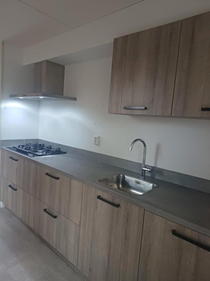 houtkleurige dubbelwandige keuken+Beko apparatenGEDEMONTEERD, Huis en Inrichting, Keuken | Complete keukens, Zo goed als nieuw