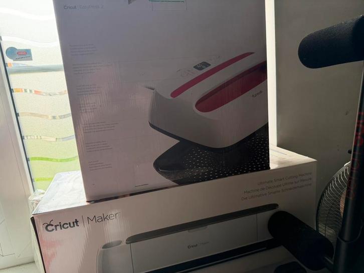 Cricut snijplotter, Hobby en Vrije tijd, Knutselen, Zo goed als nieuw, Materiaal, Ophalen