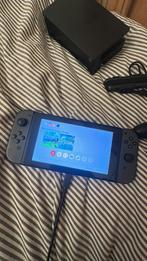 Nintendo Switch - très bon état, Games en Spelcomputers, Ophalen of Verzenden, Zo goed als nieuw, Met 1 controller, Switch 2019 Upgrade