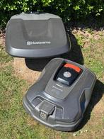 Robot Husqvarna Automower 315X avec garage, Ophalen, Gebruikt, Bestuurbaar via app, 20 tot 25 cm