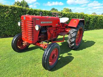 IHC Cormick D217 standard, met hef en nieuwe banden, Enlèvement, Oldtimer/Ancêtre