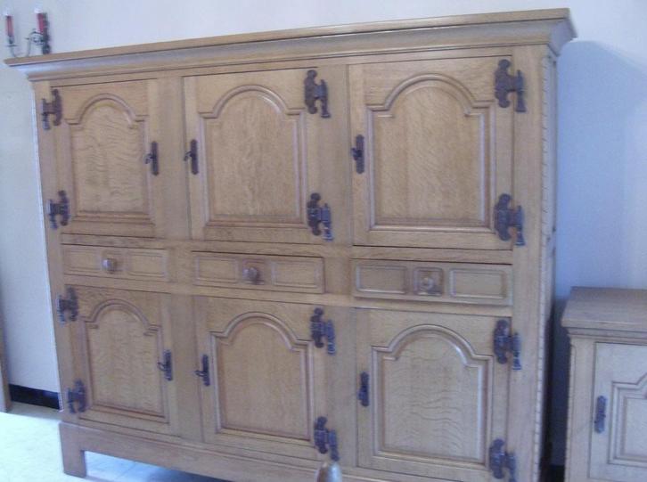 Hoge Kast - massieve eik - gezandstraald, Huis en Inrichting, Kasten | Dressoirs, Ophalen