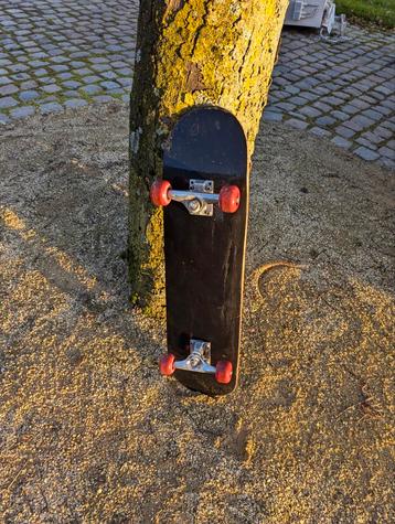 Skateboard goede staat beschikbaar voor biedingen