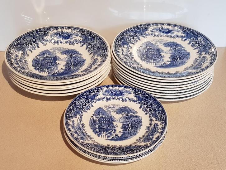 Royal Sfinx Maastricht Petrus Regout 15 borden, Antiek en Kunst, Antiek | Servies los, Ophalen