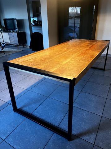 Industriële Mangohouten Eettafel beschikbaar voor biedingen