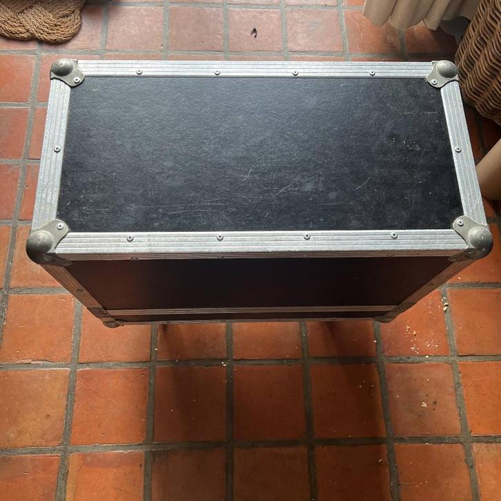 A vendre flycase avec roulettes 67cmx47cmx33cm, Musique & Instruments, Boîtiers & Valises, Utilisé, Autres instruments, Flight case