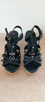 Sandales noires hauts talons compensés.  Pointure 39/40, Vêtements | Femmes, Chaussures, Comme neuf, Noir, Enlèvement ou Envoi