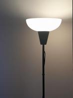 Zwarte vloerlamp met witte kap, Ophalen of Verzenden, Zo goed als nieuw, Strak en modern design