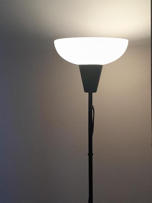 Zwarte vloerlamp met witte kap, Huis en Inrichting, Lampen | Overige, Zo goed als nieuw, Ophalen of Verzenden