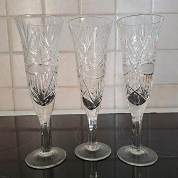 3 kristallen champagneglazen beschikbaar voor biedingen