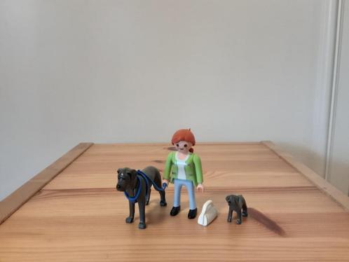 Playmobil femme et Dogues allemands - complet, Enfants & Bébés, Jouets | Playmobil, Comme neuf, Ensemble complet, Envoi