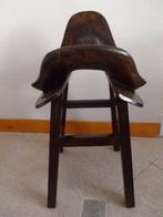 Oud houten decoratief kamelenzadel, Ophalen