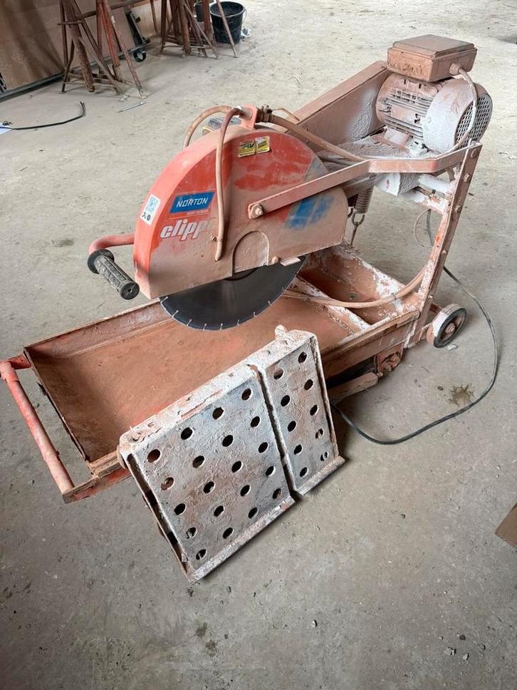 Norton clipper junior 2021 steenzaagmachine, Doe-het-zelf en Bouw, Gereedschap | Zaagmachines, Zo goed als nieuw, Ophalen