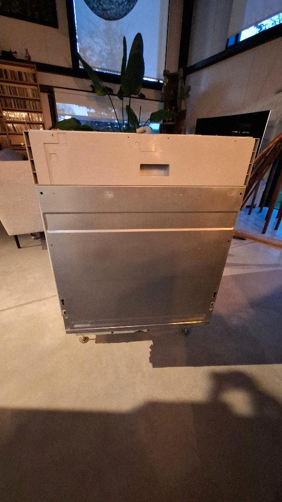 Lave-vaisselle, Electroménager, Lave-vaisselle, Utilisé, 85 à 90 cm, 45 à 60 cm, 14 à 18 litres, Classe énergétique A ou plus économe