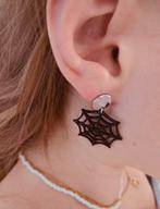 leuke spinnenwebjes oorbellen, Handtassen en Accessoires, Oorbellen, Overige materialen, Verzenden, Zwart, Zo goed als nieuw